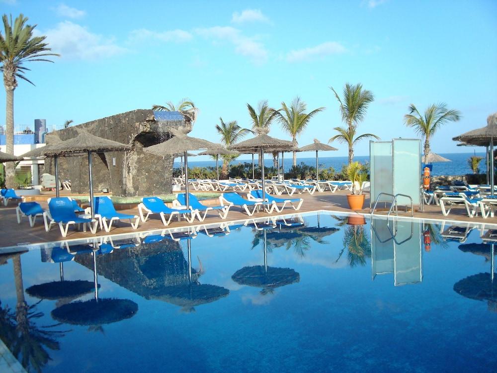 Hotel Vik San Antonio 4*