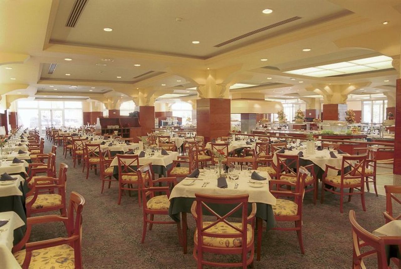 Vik San Antonio Hotel 4*